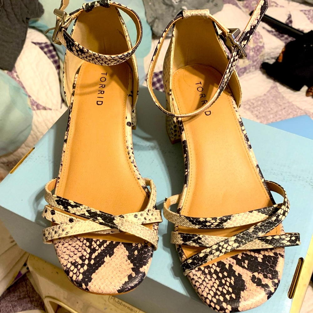 Torrid ankle strap snakeskin sandals 8.5 W